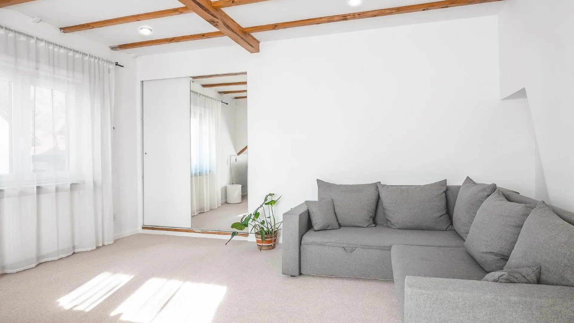 Tuyo Casa Sarabandy Villa Warsaw Poland